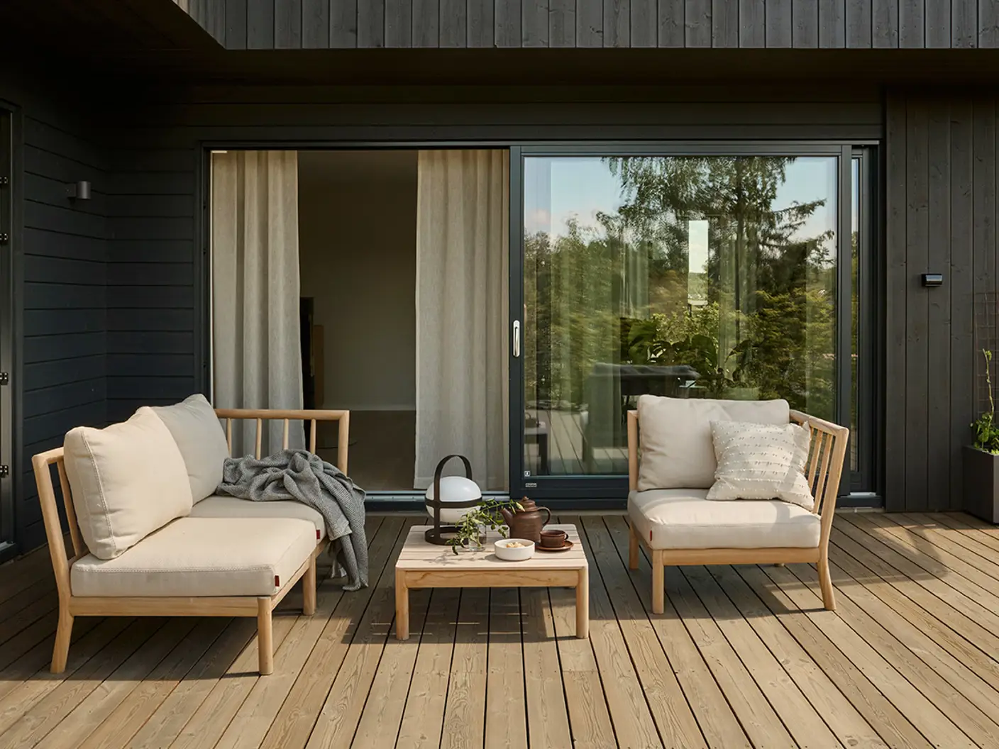 Terrasse beiset i fargen TREBITT 9074 Nordisk tre med TREBITT Terrassebeis